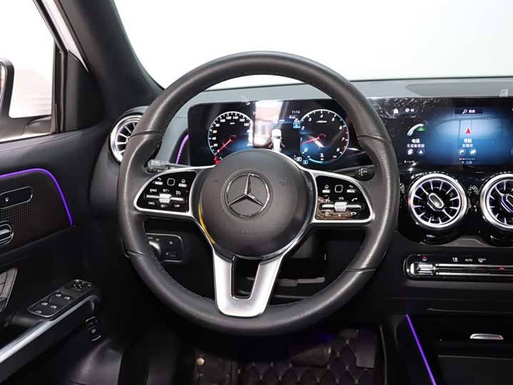 Фото 13 - Mercedes-Benz GLB-Class