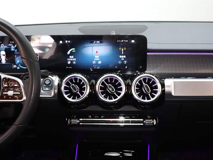 Фото 14 - Mercedes-Benz GLB-Class