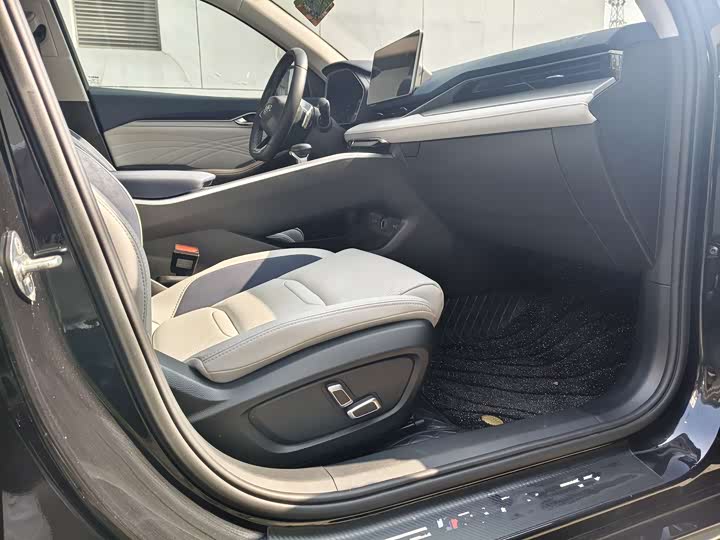 Фото 14 - Geely Preface