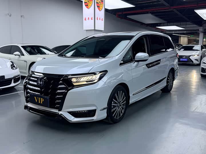 Фото 1 - Honda Elysion