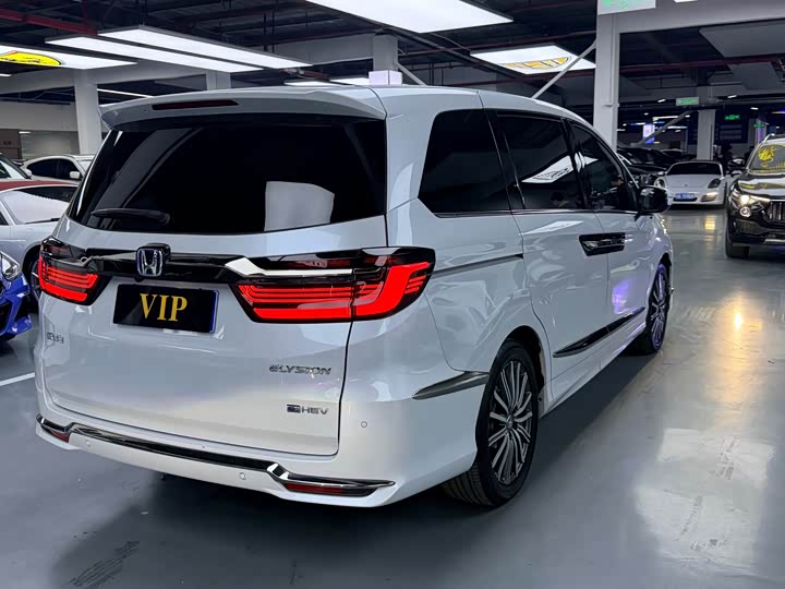 Фото 17 - Honda Elysion