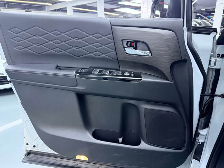 Фото 9 - Honda Elysion