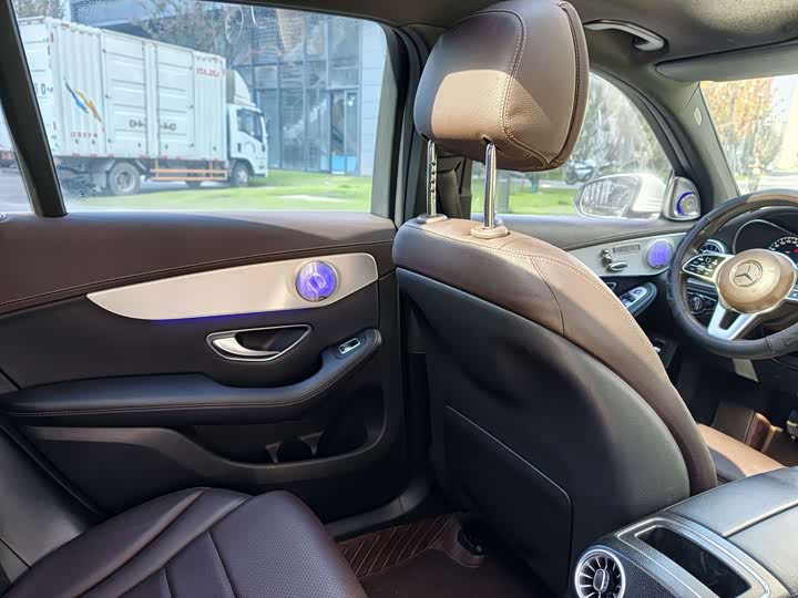 Фото 16 - Mercedes-Benz GLC-Class