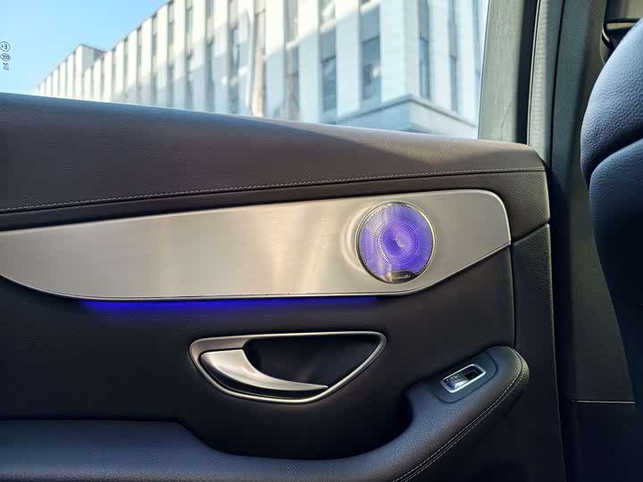 Фото 17 - Mercedes-Benz GLC-Class