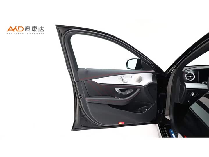 Фото 10 - Mercedes-Benz E-Class AMG