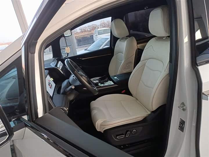 Фото 15 - GAC Trumpchi M8