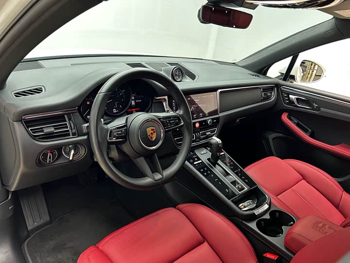 Фото 10 - Porsche Macan