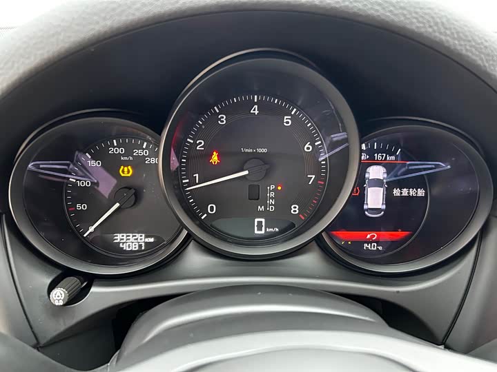 Фото 12 - Porsche Macan