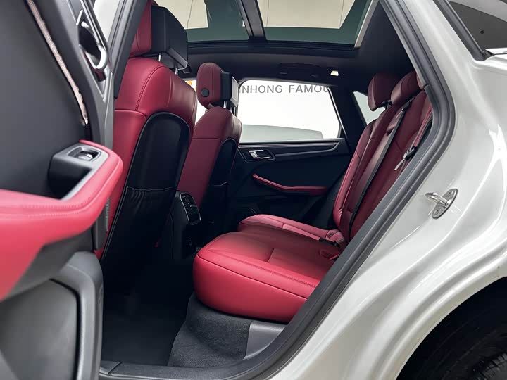 Фото 15 - Porsche Macan