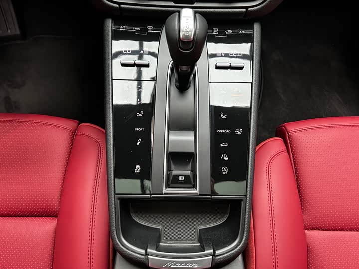 Фото 19 - Porsche Macan