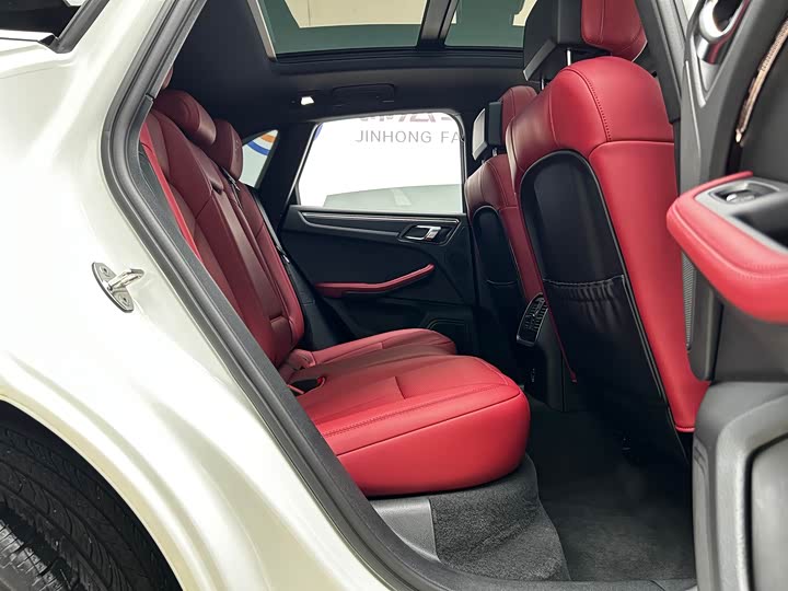 Фото 24 - Porsche Macan