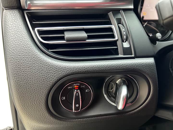 Фото 8 - Porsche Macan