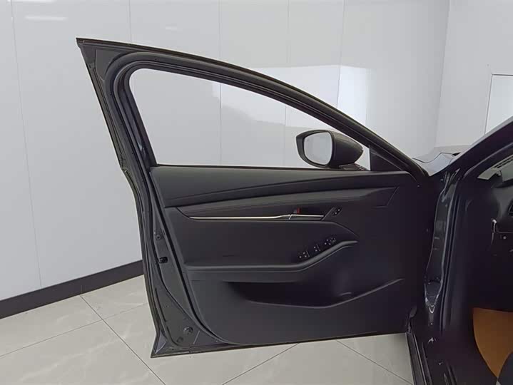 Фото 7 - Mazda 3 (Axela)