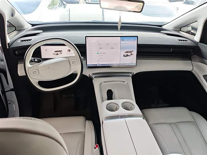 Фото 10 - XPeng X9