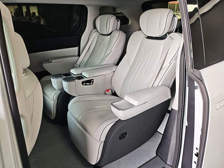 Фото 17 - XPeng X9