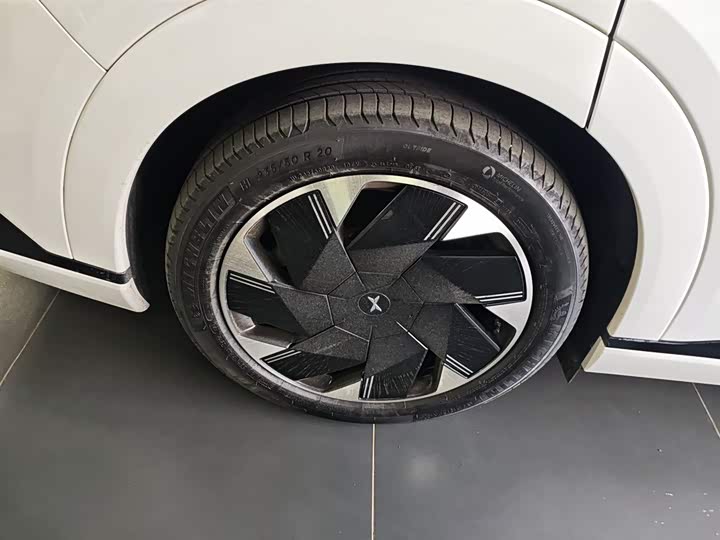 Фото 26 - XPeng X9