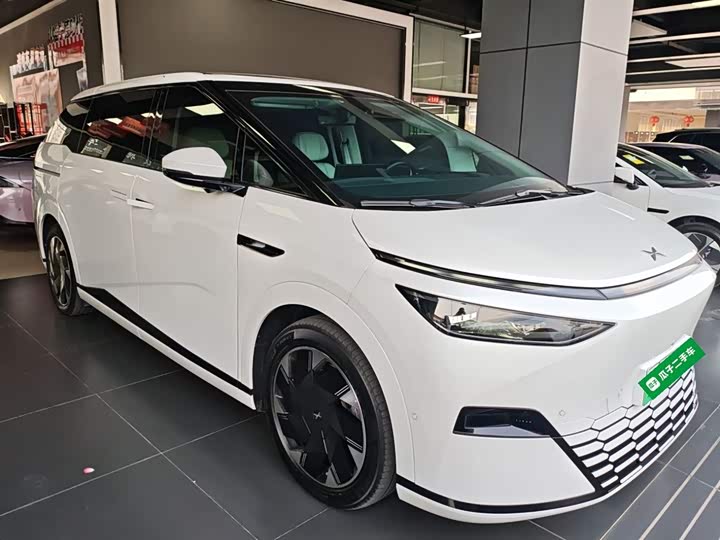 Фото 4 - XPeng X9