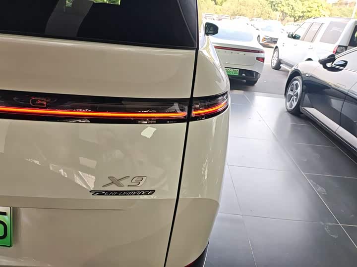 Фото 8 - XPeng X9