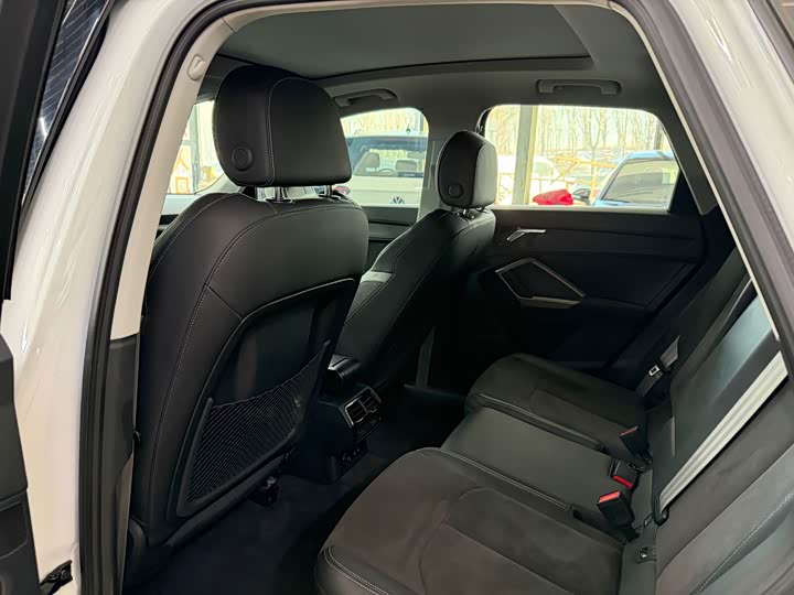 Фото 15 - Audi Q3