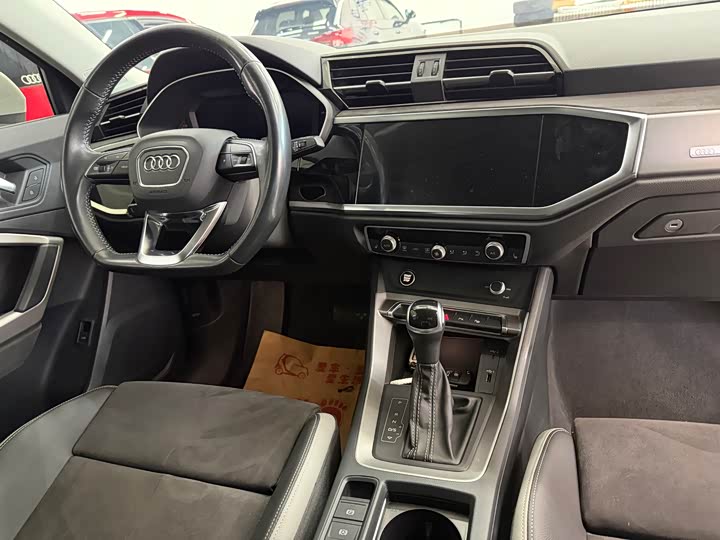 Фото 19 - Audi Q3