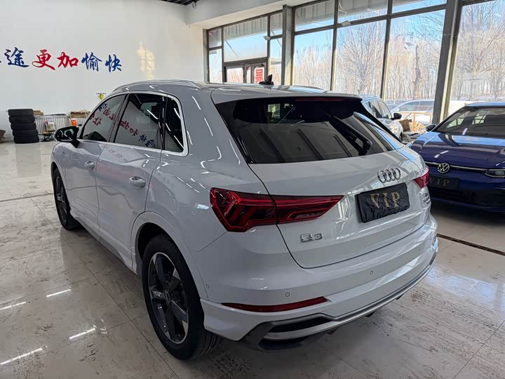 Фото 2 - Audi Q3