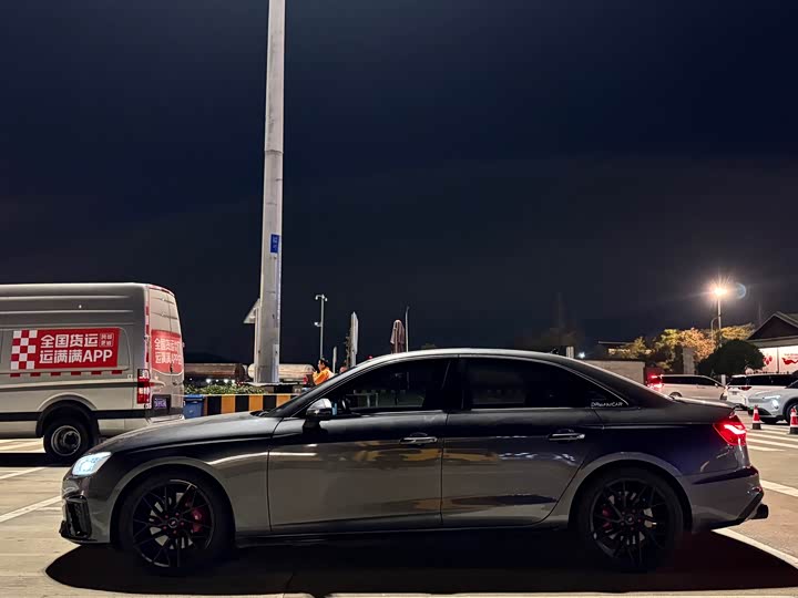 Фото 3 - Audi S4