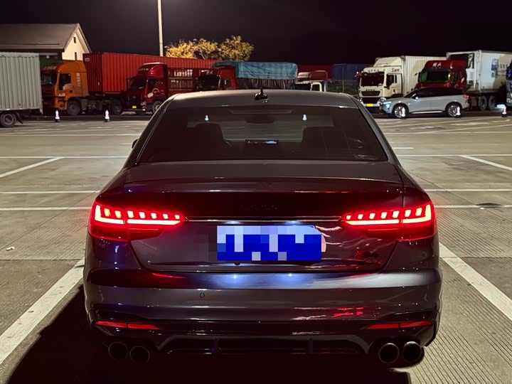 Фото 4 - Audi S4