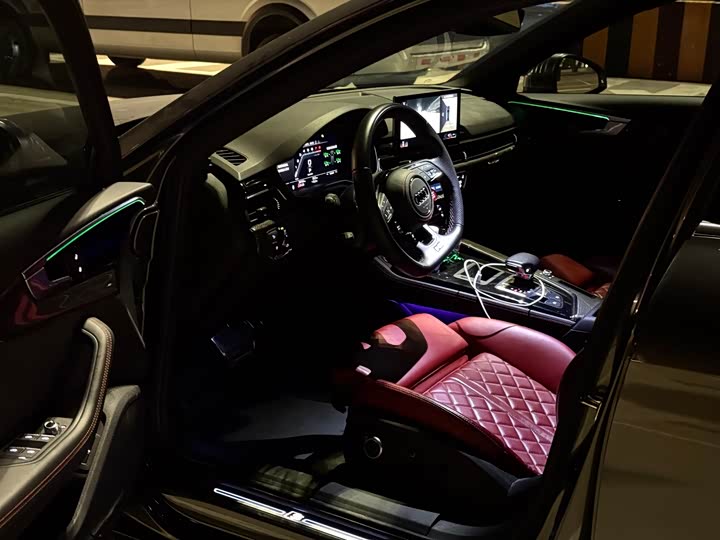 Фото 5 - Audi S4