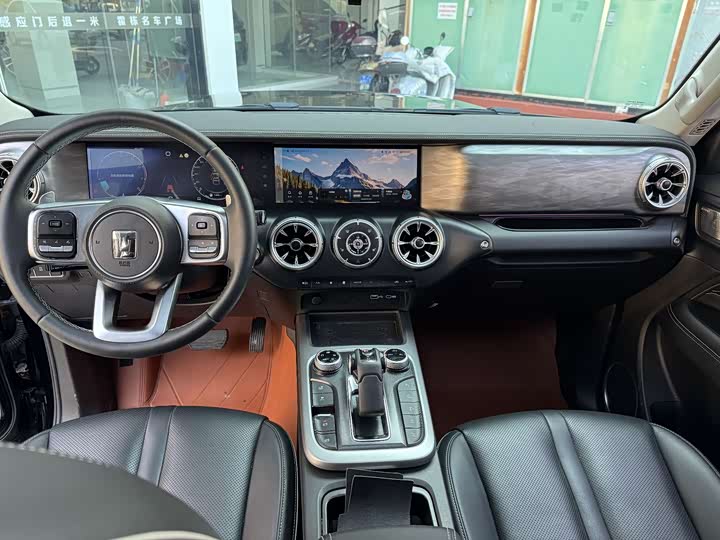 Фото 10 - Tank 300