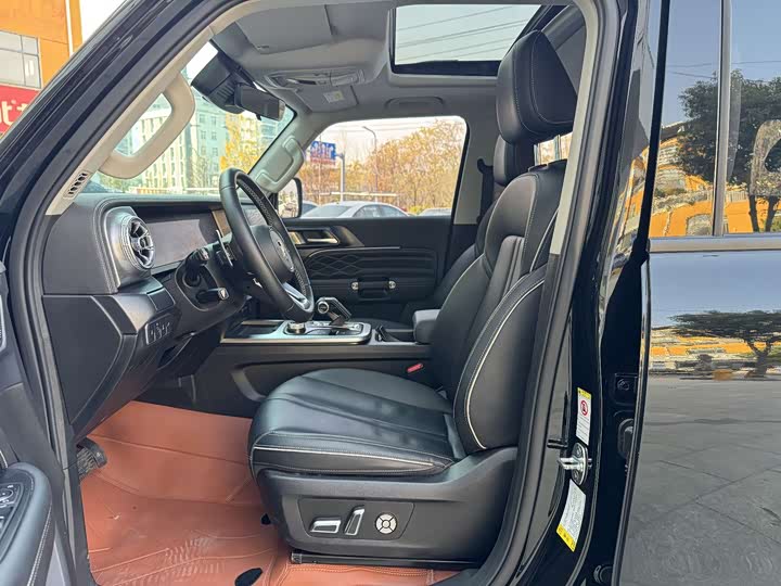 Фото 7 - Tank 300