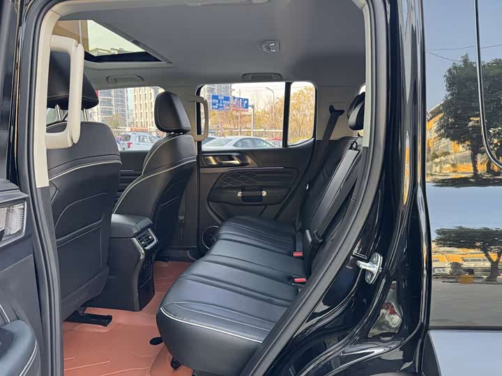 Фото 8 - Tank 300