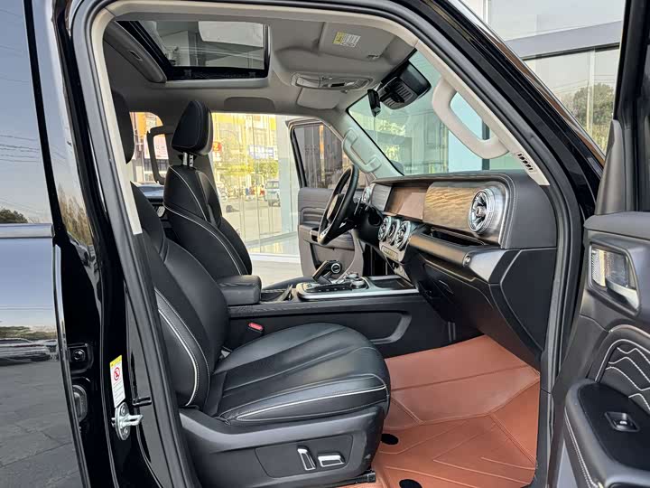 Фото 9 - Tank 300