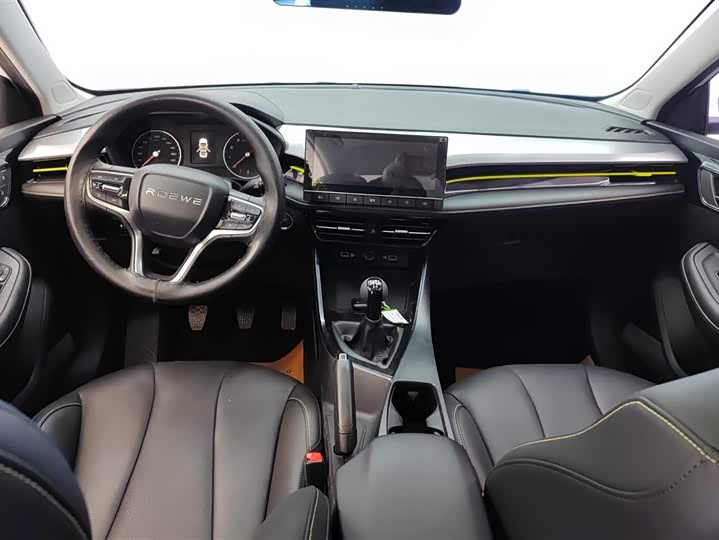 Фото 12 - Roewe i5