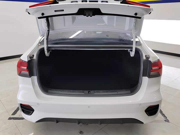 Фото 4 - Roewe i5