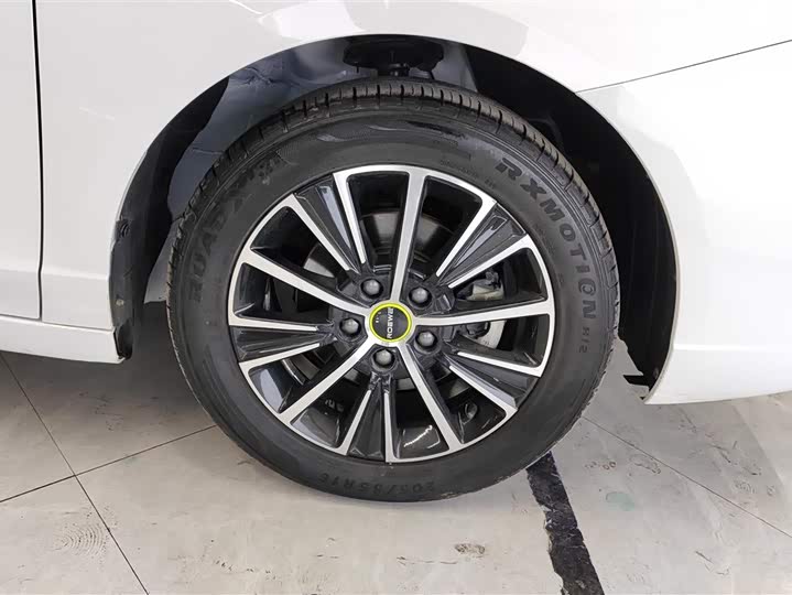 Фото 6 - Roewe i5