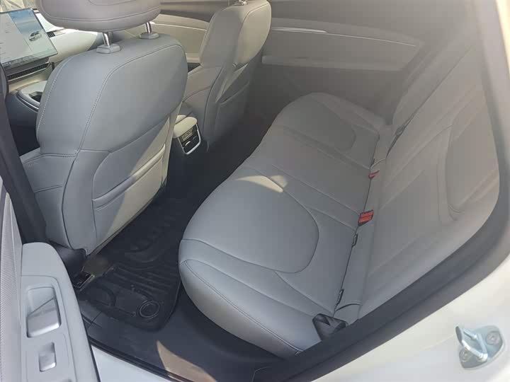 Фото 17 - XPeng Mona M03