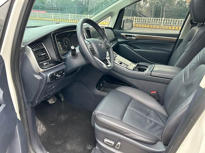 Фото 14 - GAC Trumpchi M8