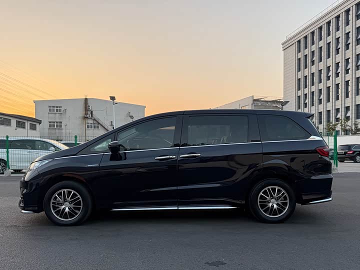 Фото 14 - Honda Odyssey