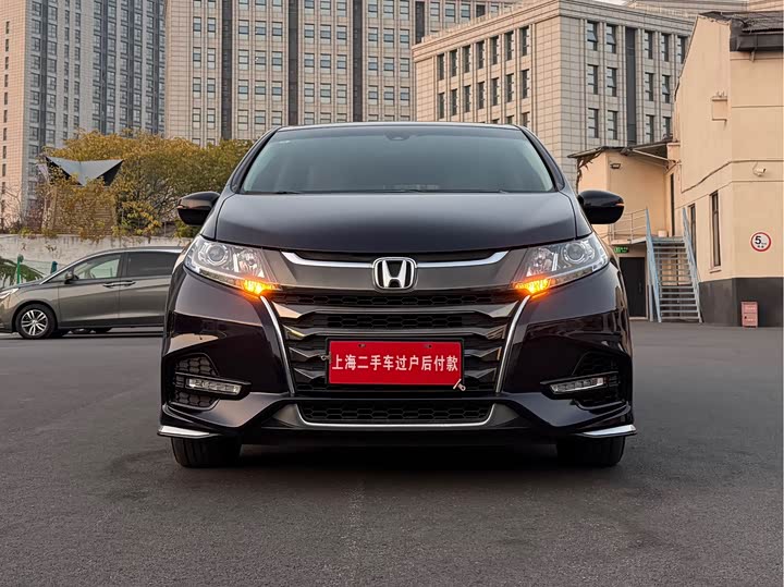Фото 2 - Honda Odyssey