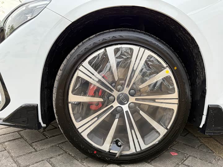 Photo 4 - Geely Preface