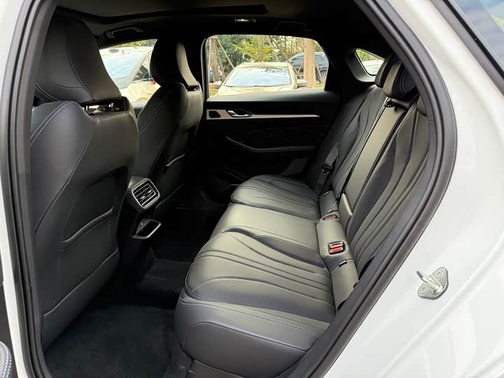 Photo 7 - Geely Preface