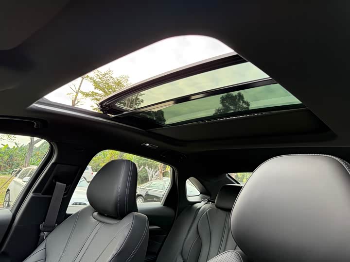 Photo 8 - Geely Preface