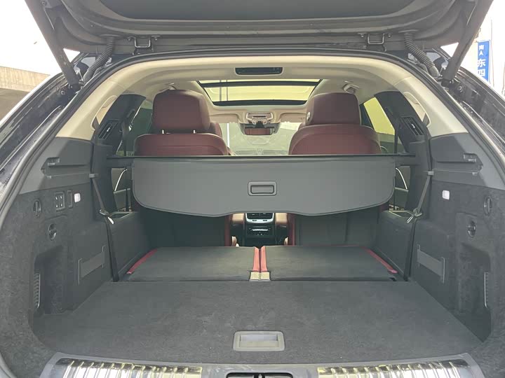 Фото 16 - Hongqi E-HS9