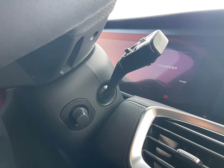 Фото 33 - Hongqi E-HS9