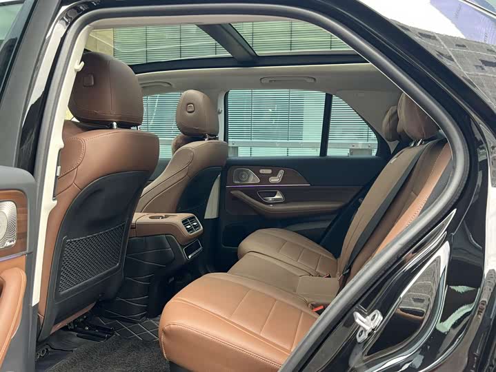 Фото 10 - Mercedes-Benz GLE-Class