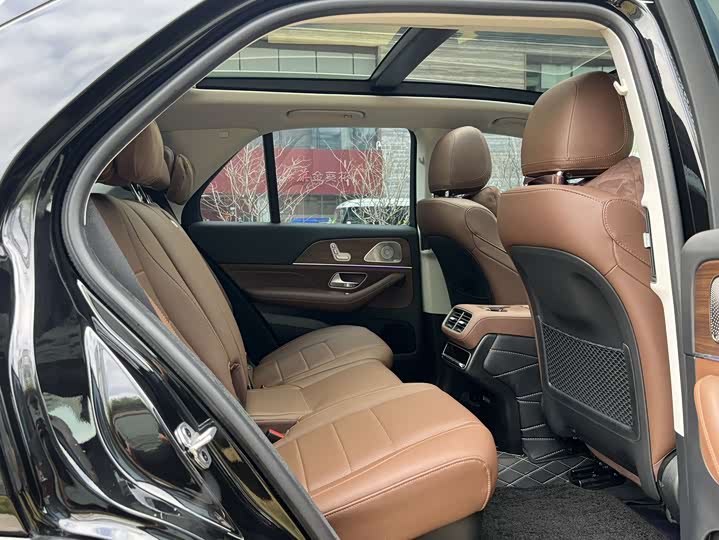 Фото 12 - Mercedes-Benz GLE-Class