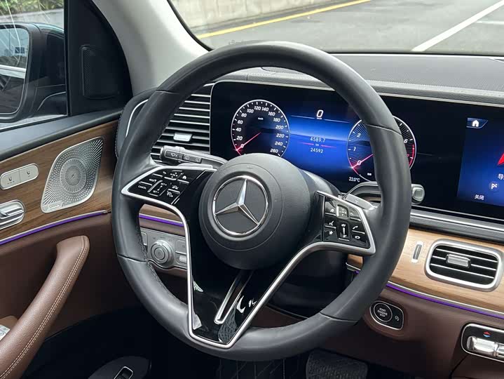 Фото 14 - Mercedes-Benz GLE-Class