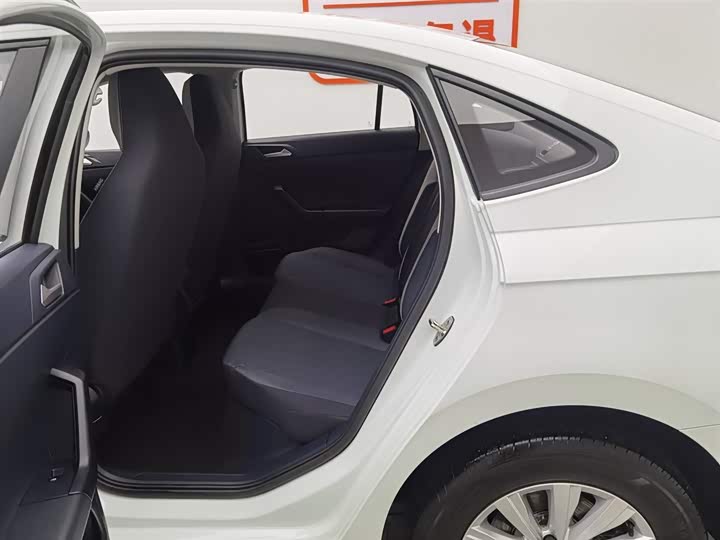 Фото 15 - Volkswagen Lavida