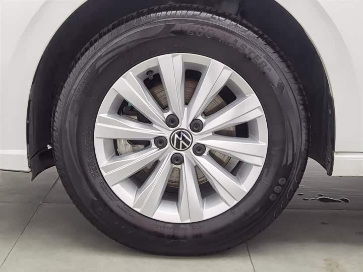 Фото 17 - Volkswagen Lavida