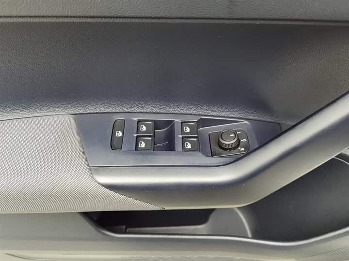 Фото 9 - Volkswagen Lavida